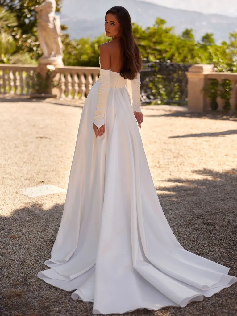 Beautiful Gowns Tampa Bay Blanca Bridal Lace Satin Blanca Bridal Florida34.webp